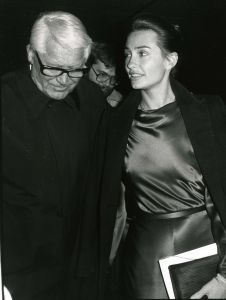 Cary Grant, Barbara 1981 NY.jpg